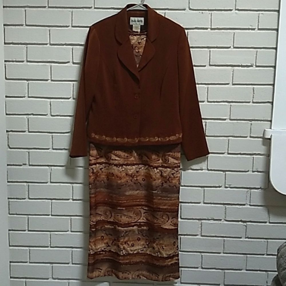Vintage Plaza South  2 Piece Dress Suit. Size 10 NWOT